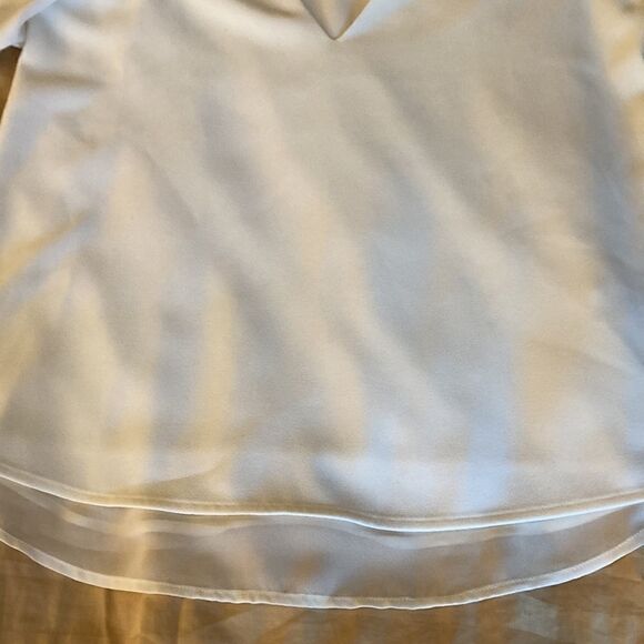 Cooper & Ella NWOT Cold Shoulder V Neck Long Sleeve Layered Blouse in Ivory. - Picture 6 of 8